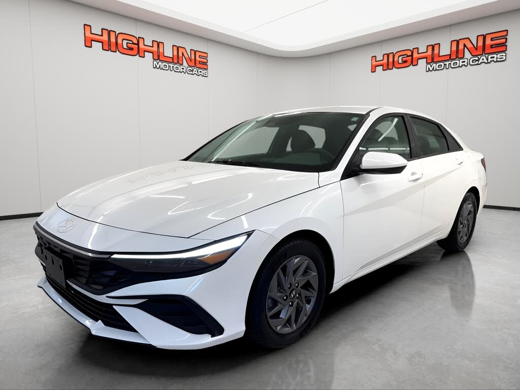 2024 Hyundai Elantra SEL FWD
