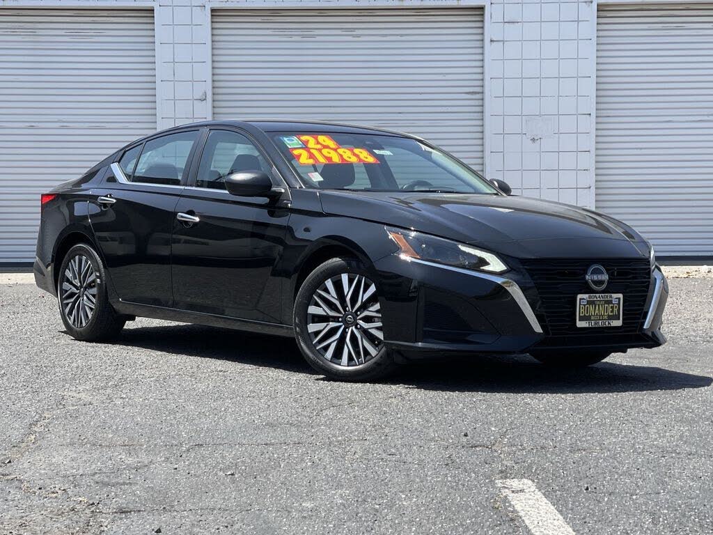 2024 Nissan Altima 2.5 SV FWD