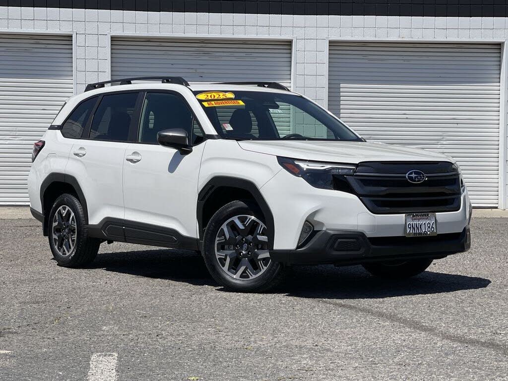 2025 Subaru Forester Premium Crossover AWD