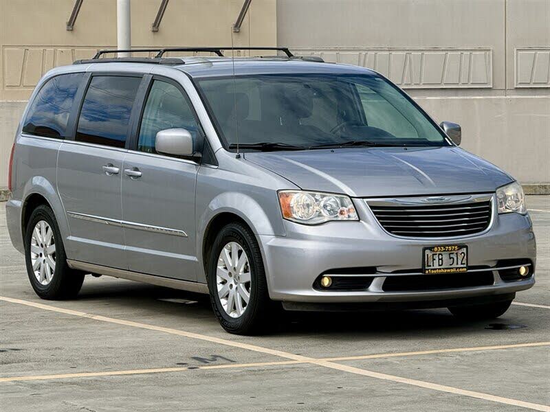 2015 Chrysler Town & Country Touring FWD