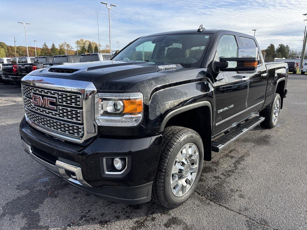 2018 GMC Sierra 2500HD Denali Crew Cab SB 4WD