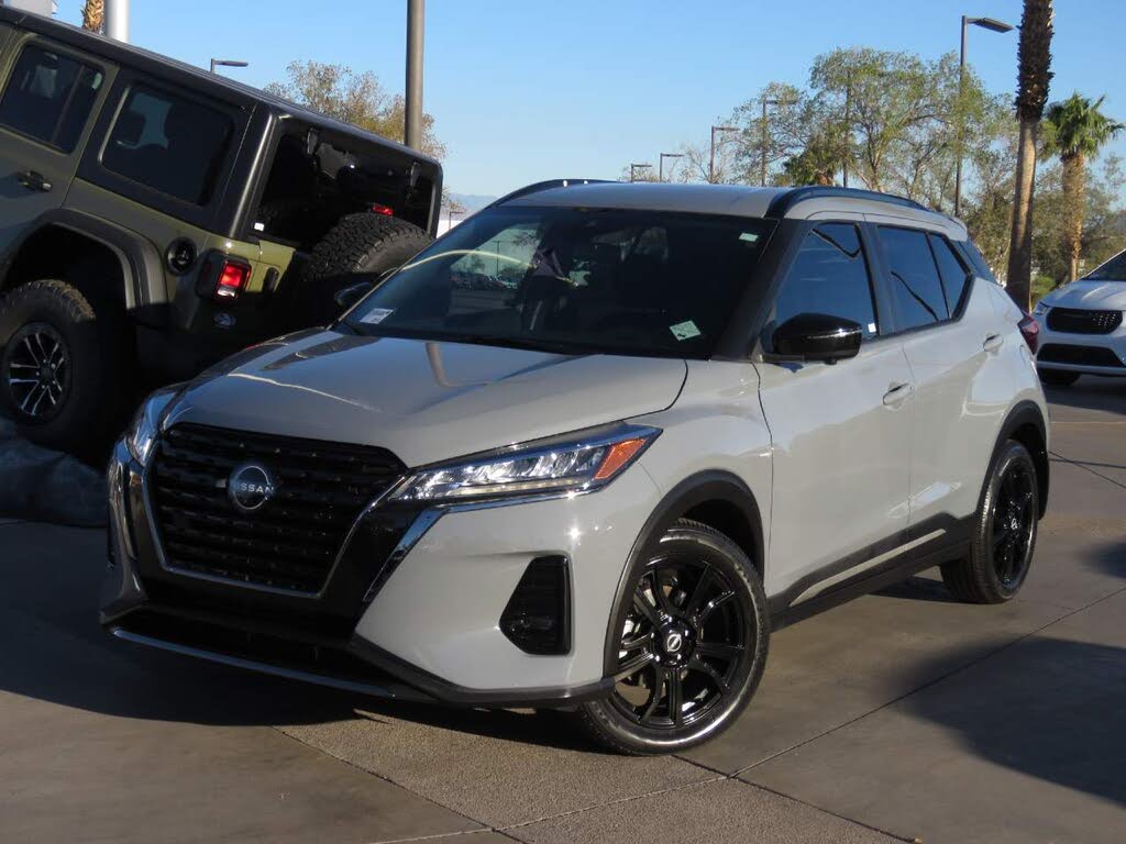 2022 Nissan Kicks SR FWD