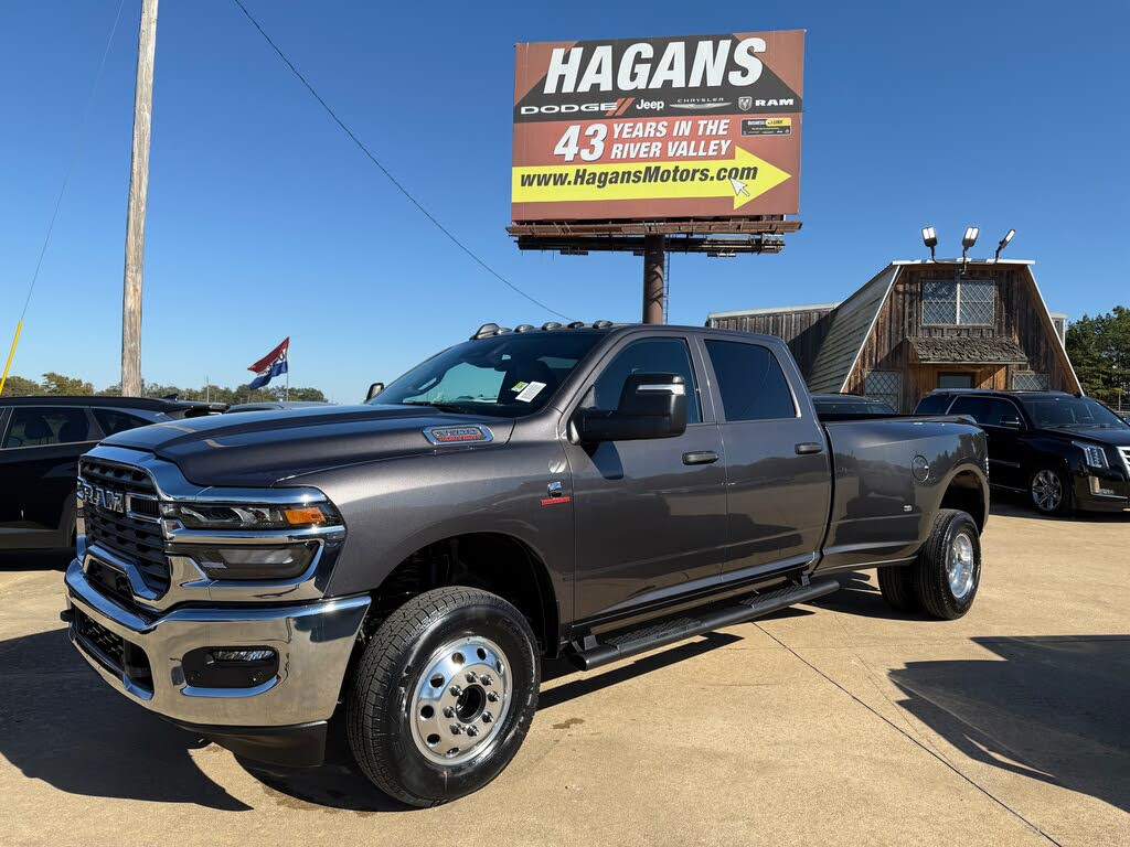 2026 RAM 3500 Tradesman Crew Cab LB DRW 4WD