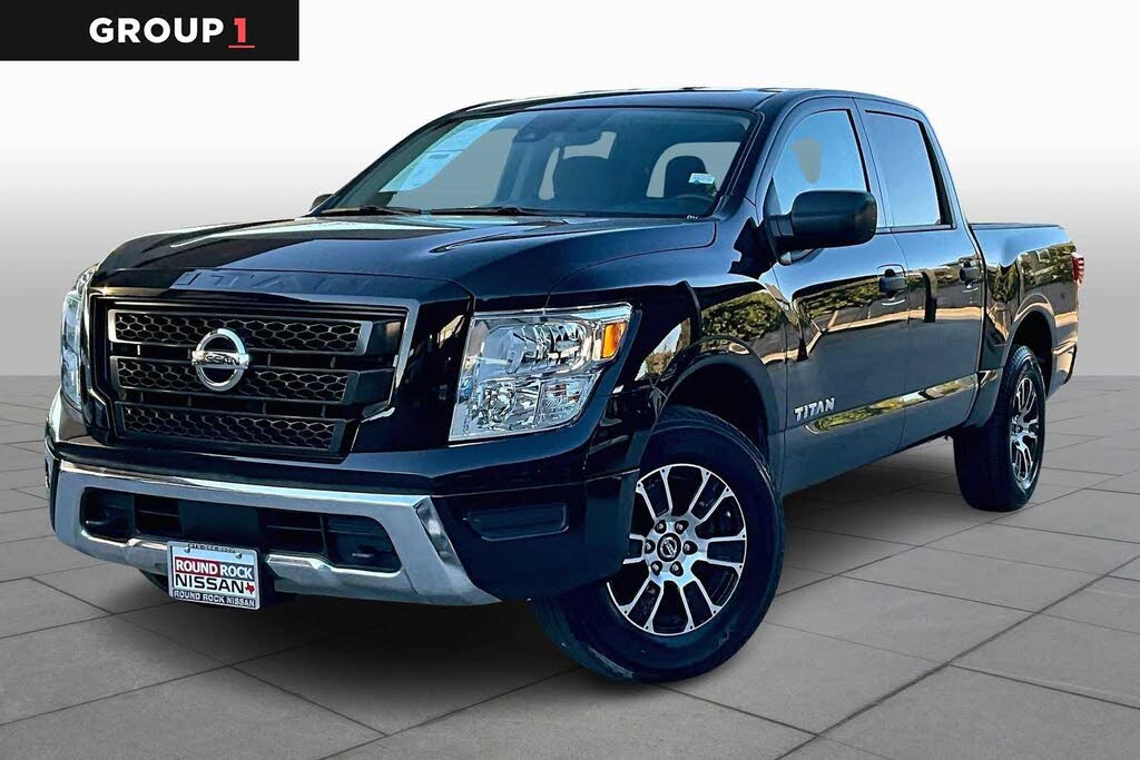 2022 Nissan Titan SV Crew Cab 4WD