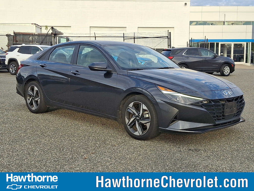 2023 Hyundai Elantra SEL FWD