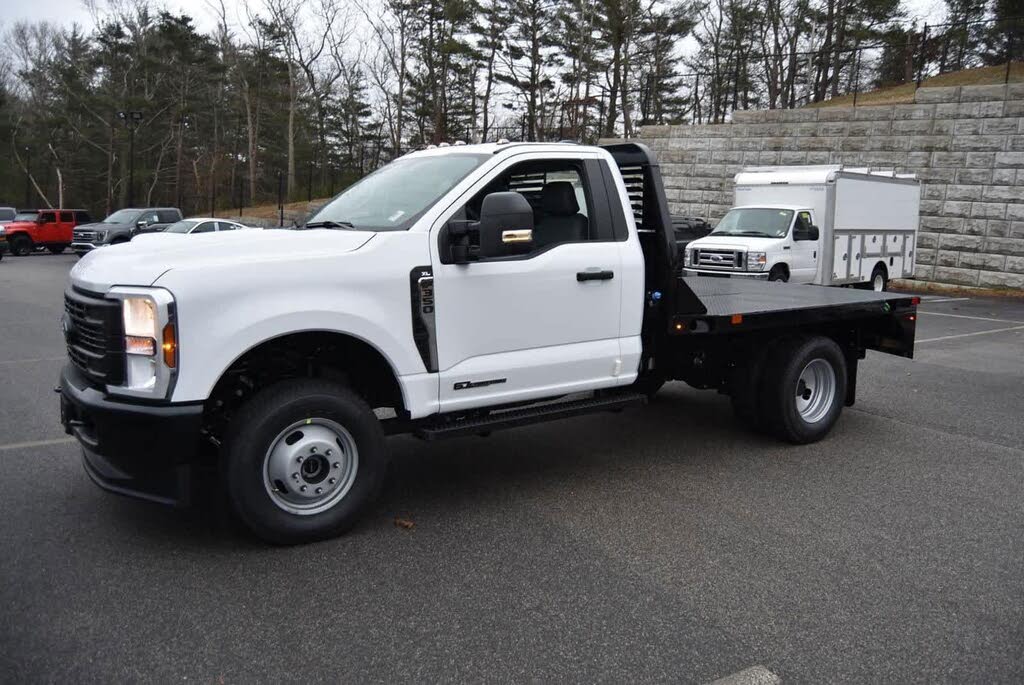 2024 Ford F-350 Super Duty Chassis XL DRW LB 4WD