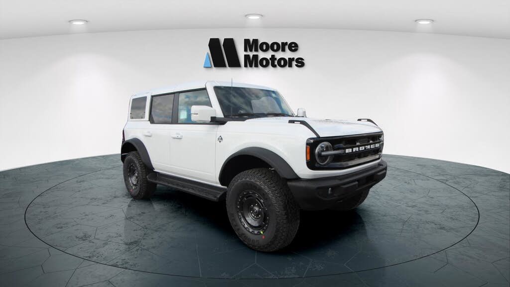 2025 Ford Bronco Outer Banks 4-Door 4WD