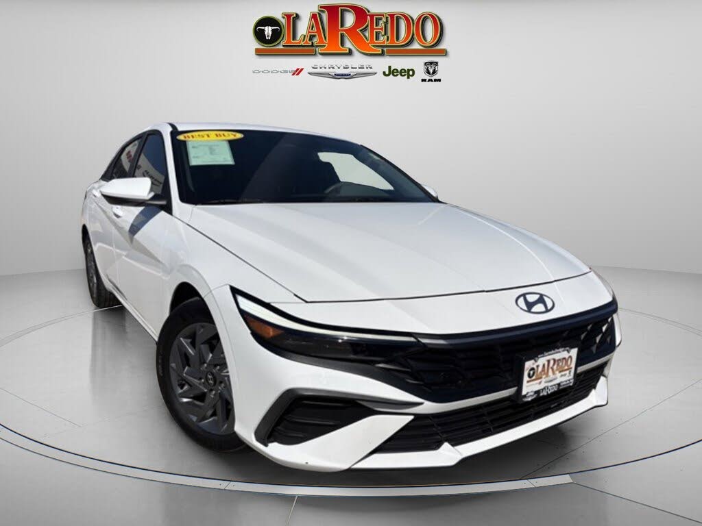 2024 Hyundai Elantra SEL FWD