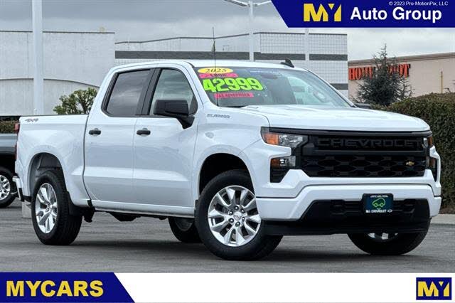 2025 Chevrolet Silverado 1500 Custom Crew Cab 4WD