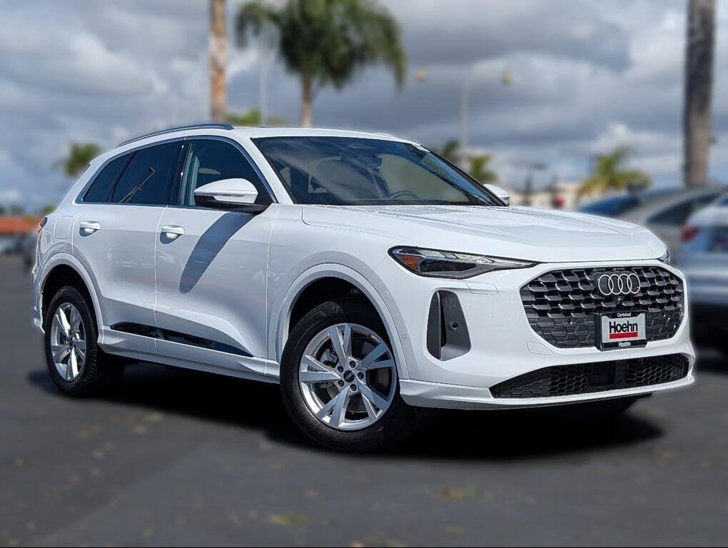 2025 Audi Q5 quattro Premium 40 TFSI