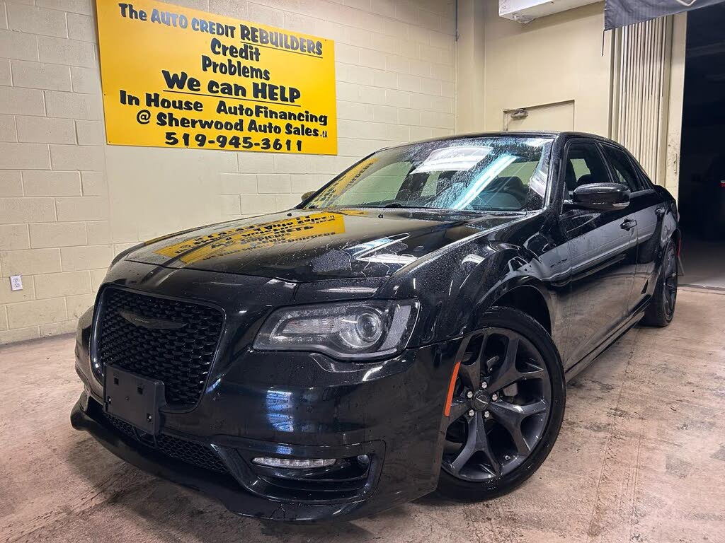 2023 Chrysler 300 Touring L RWD