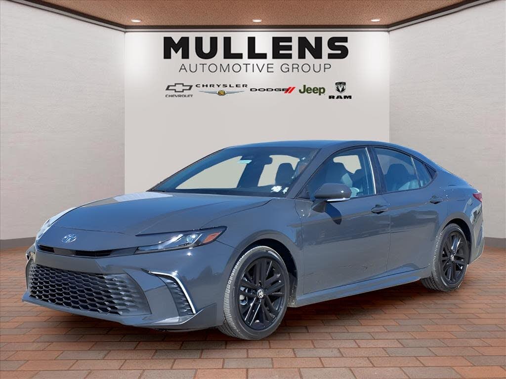 2025 Toyota Camry SE FWD