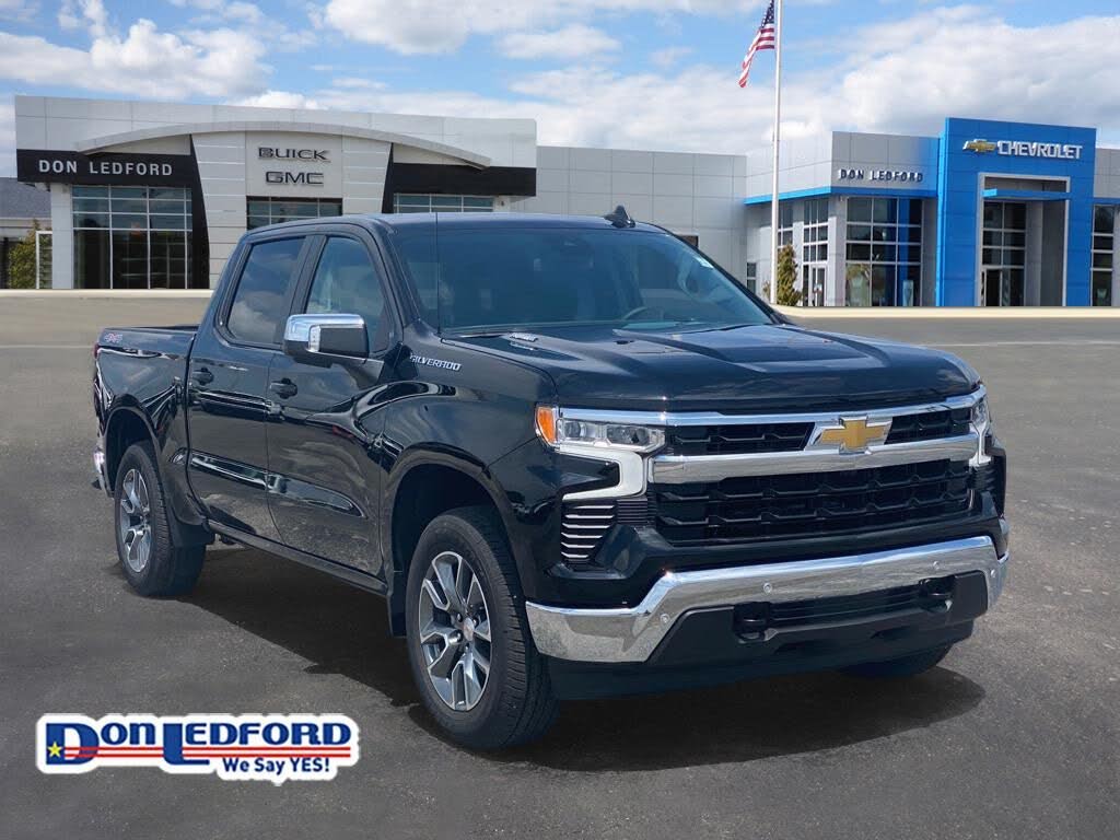 2026 Chevrolet Silverado 1500 LT Crew Cab 4WD