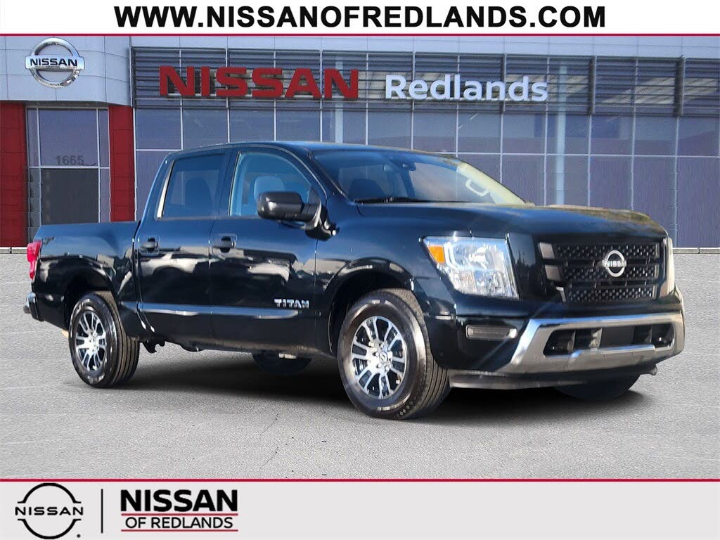 2023 Nissan Titan SV Crew Cab 4WD
