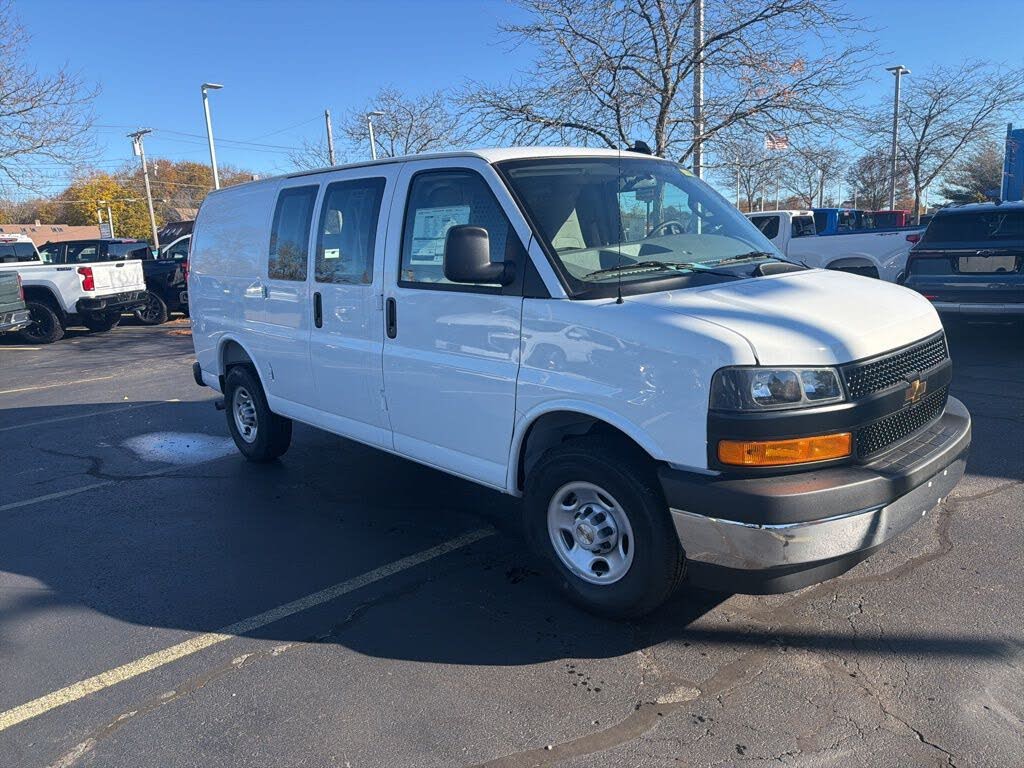 2025 Chevrolet Express Cargo 2500 RWD