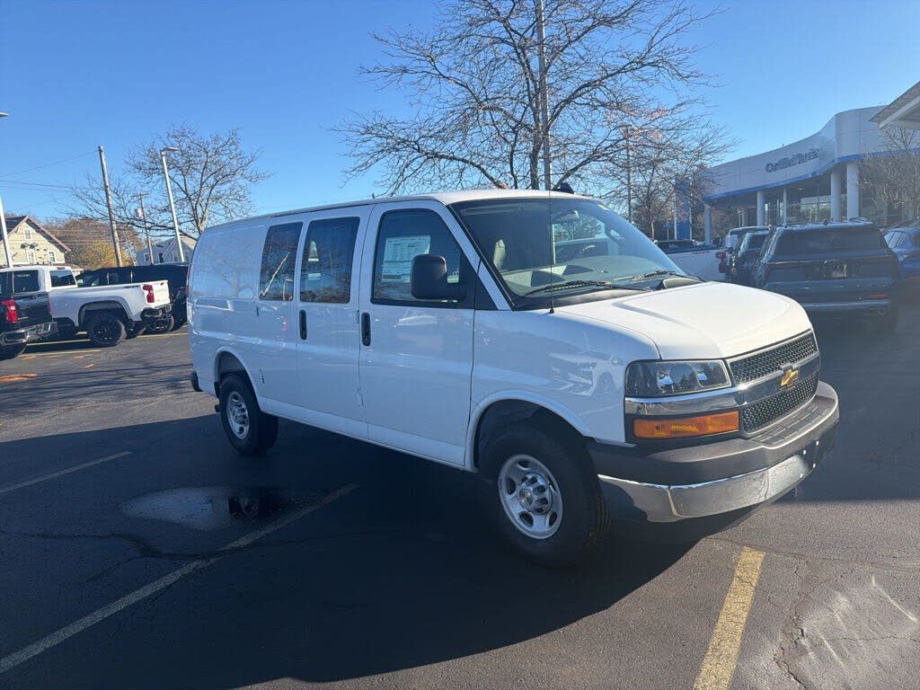 2025 Chevrolet Express Cargo 2500 RWD
