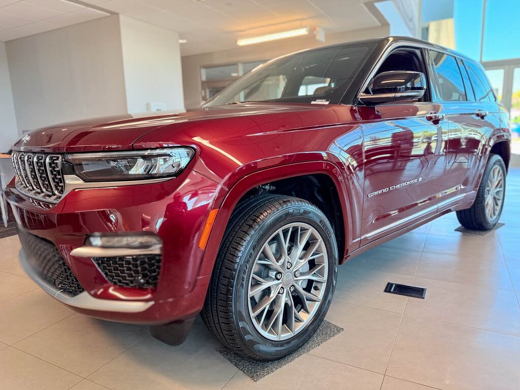 2025 Jeep Grand Cherokee Summit 4WD