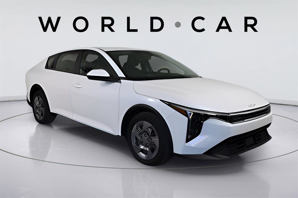 2025 Kia K4 LX FWD