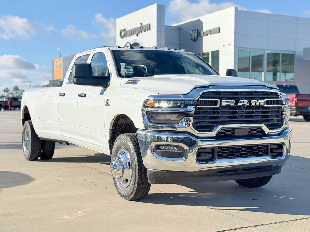2026 RAM 3500 Tradesman Crew Cab LB DRW 4WD