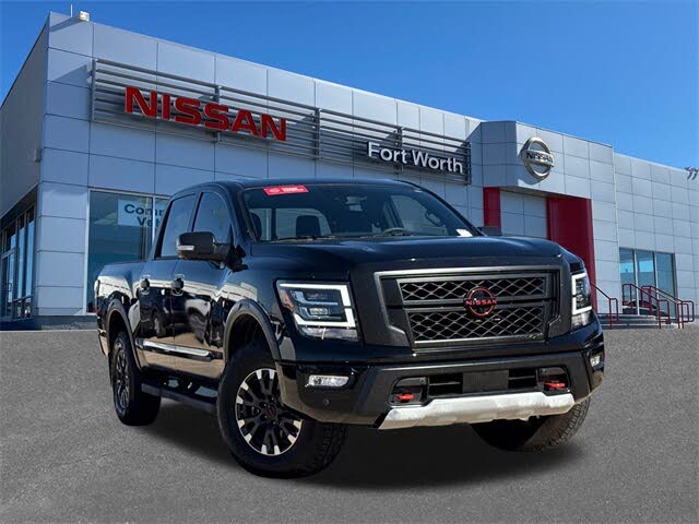 2024 Nissan Titan PRO-4X Crew Cab 4WD