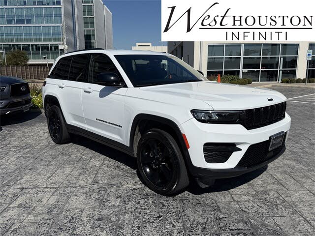 2023 Jeep Grand Cherokee Altitude RWD