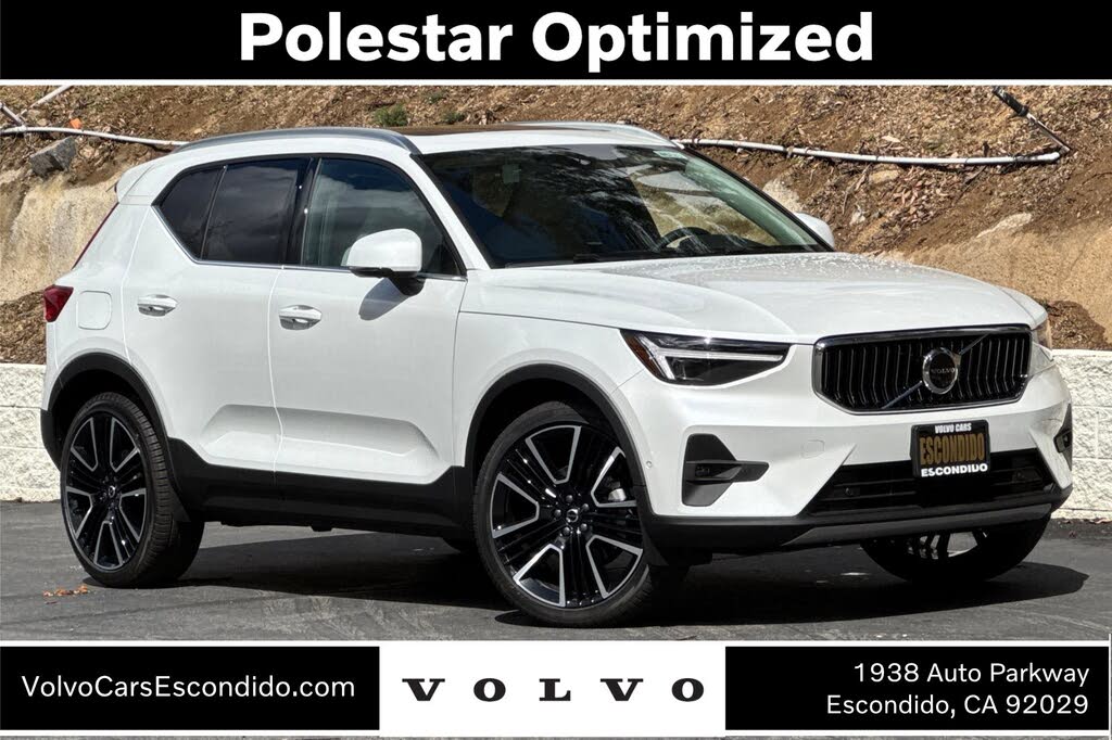 2025 Volvo XC40 B5 Ultra Bright Theme AWD