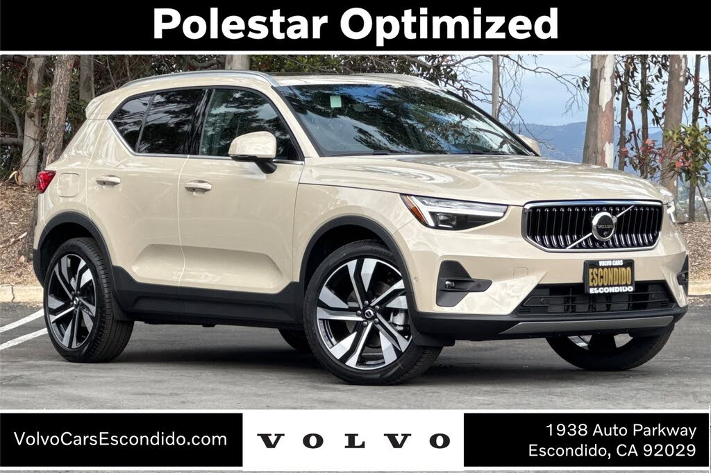 2025 Volvo XC40 B5 Ultra Bright Theme AWD