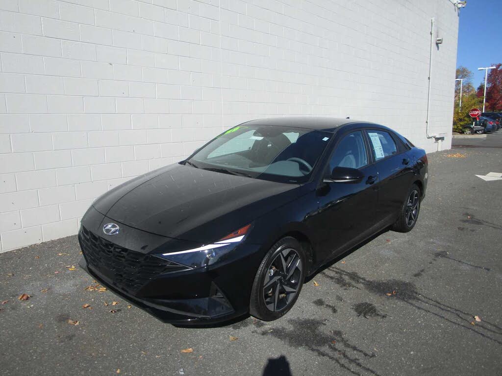 2023 Hyundai Elantra SEL FWD