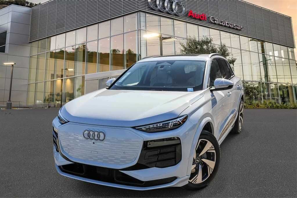 2025 Audi Q6 e-tron quattro Premium Plus