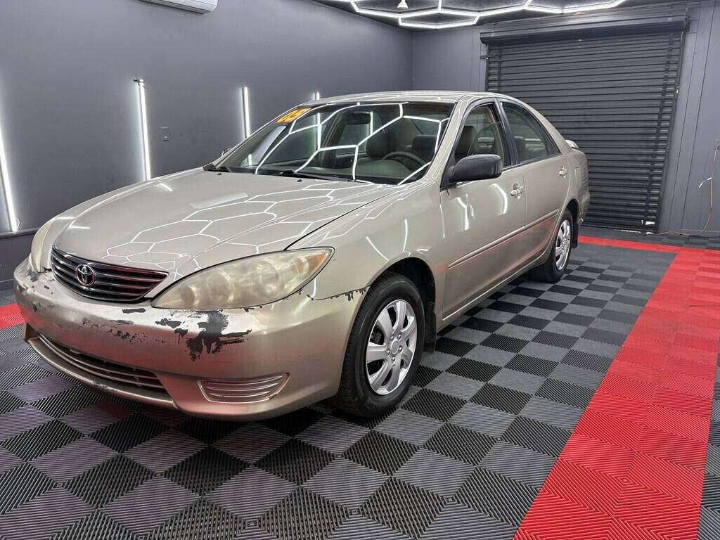 2005 Toyota Camry LE FWD