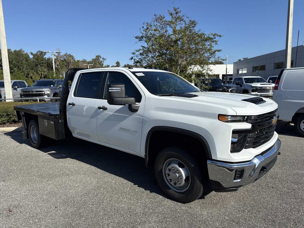 2025 Chevrolet Silverado 3500HD Chassis Work Truck Crew Cab 4WD