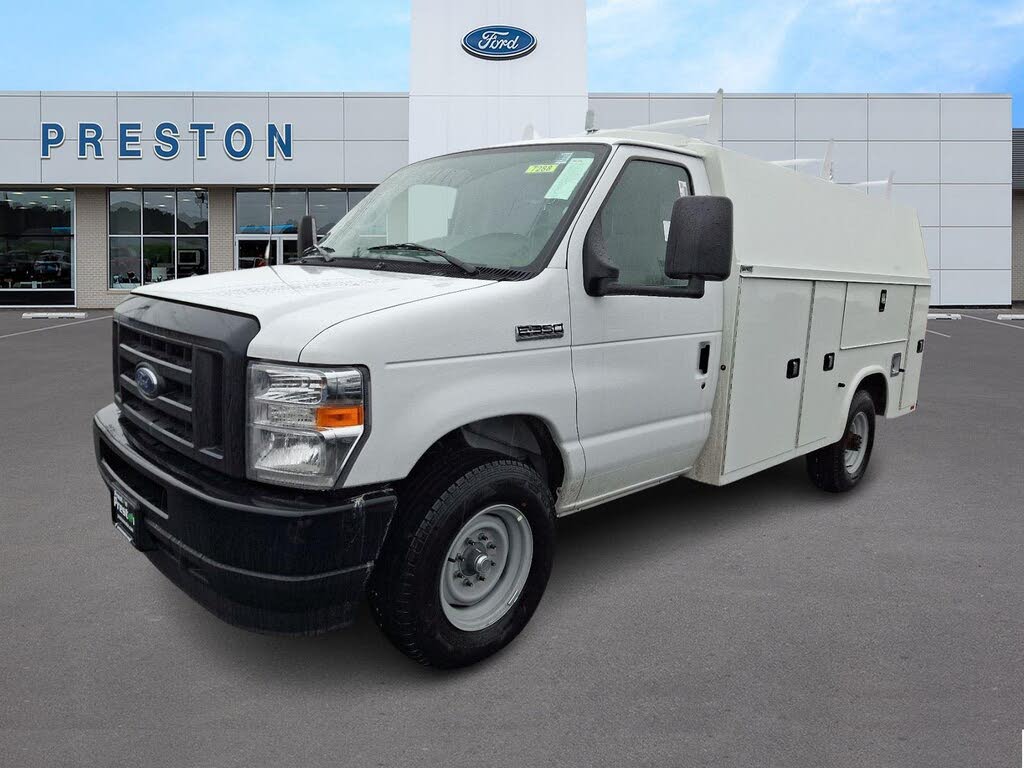 2025 Ford E-Series Chassis E-350 SD Cutaway SB DRW RWD