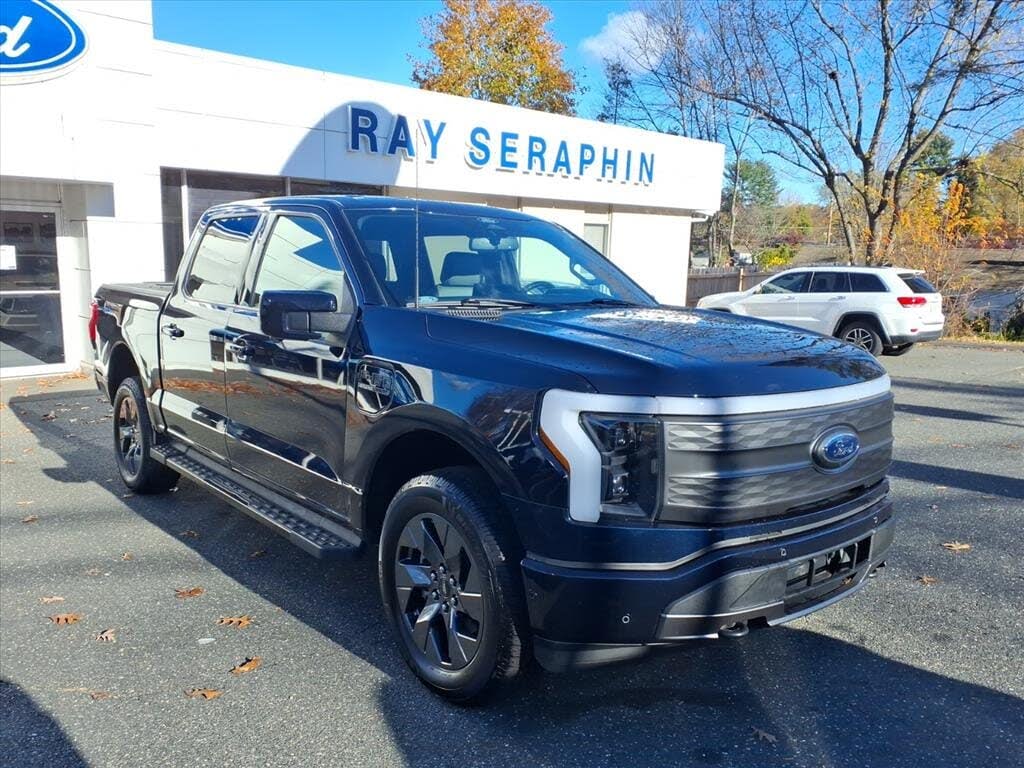 2022 Ford F-150 Lightning Lariat SuperCrew AWD