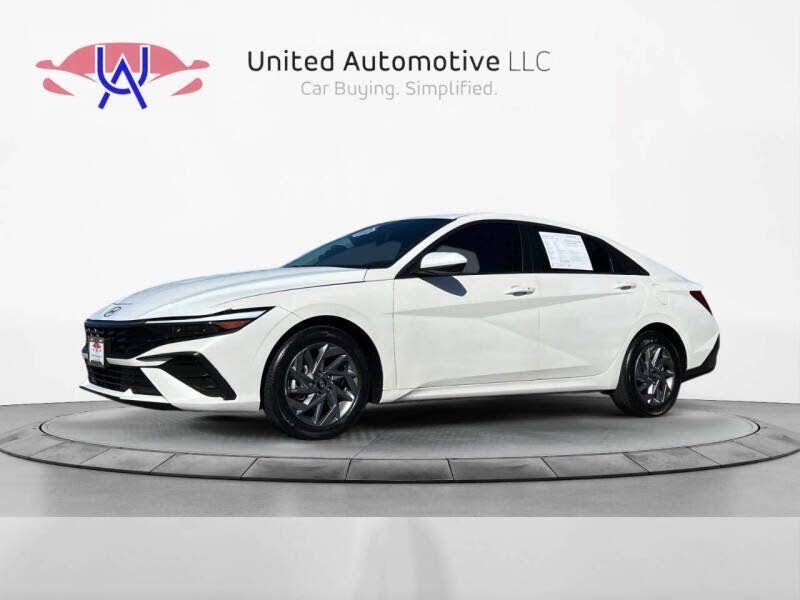 2024 Hyundai Elantra SEL FWD