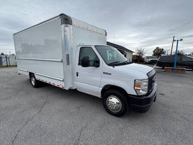 2021 Ford E-Series Chassis E-350 SD Cutaway SB RWD