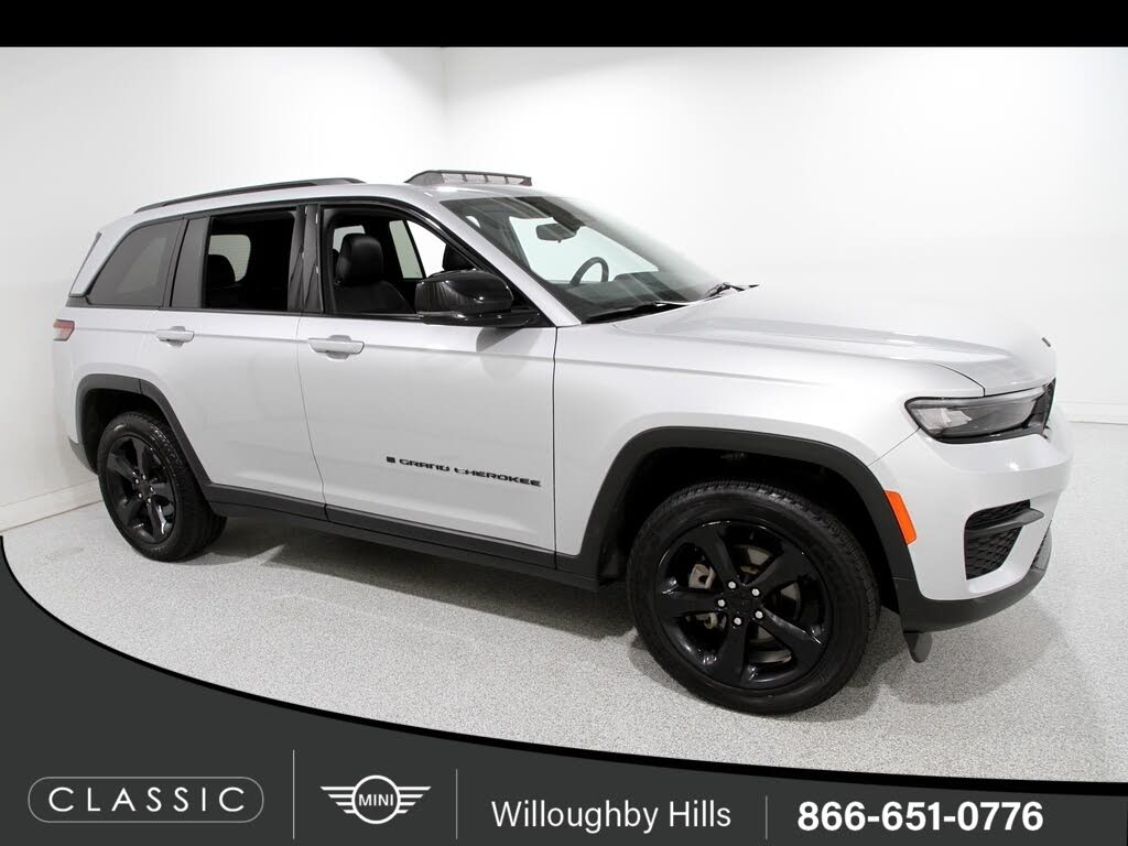 2023 Jeep Grand Cherokee Altitude 4WD