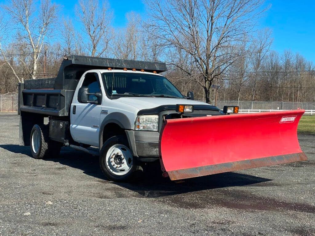 2005 Ford F-550 Super Duty Chassis XL Regular Cab 141 4WD