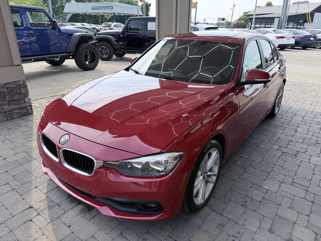 2017 BMW 3 Series 320i Sedan RWD