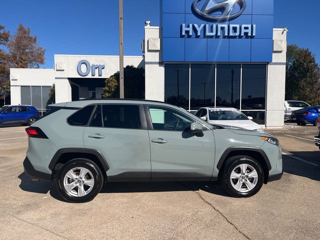 2021 Toyota RAV4 XLE FWD