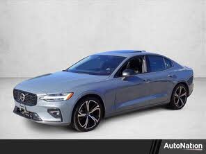 Volvo S60 B5 Ultimate Dark Theme AWD