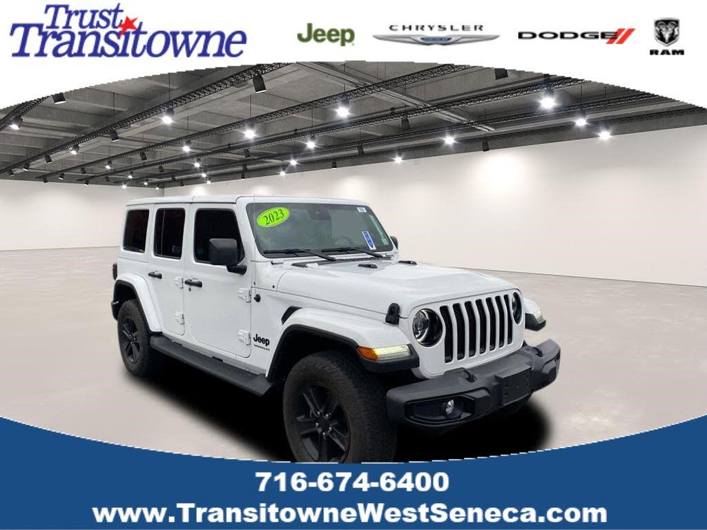 2023 Jeep Wrangler Sahara Altitude 4-Door 4WD