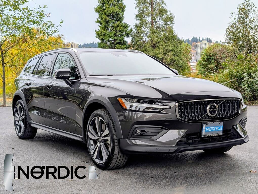 2025 Volvo V60 Cross Country B5 Plus AWD