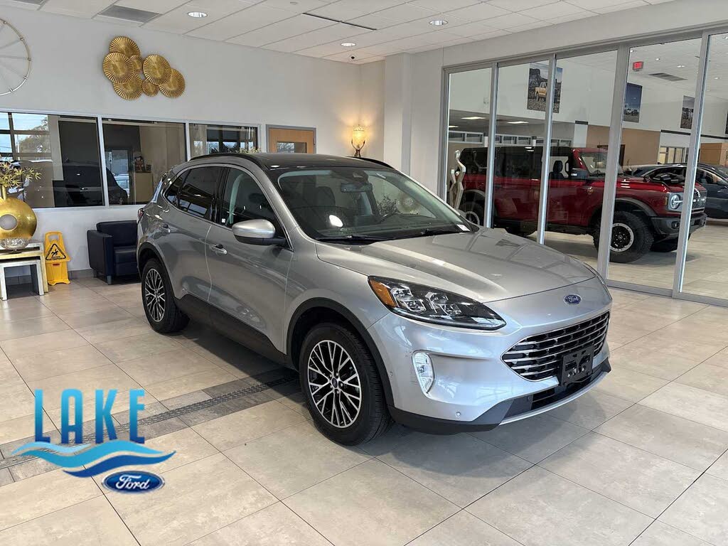 2022 Ford Escape Hybrid Plug-in Titanium FWD