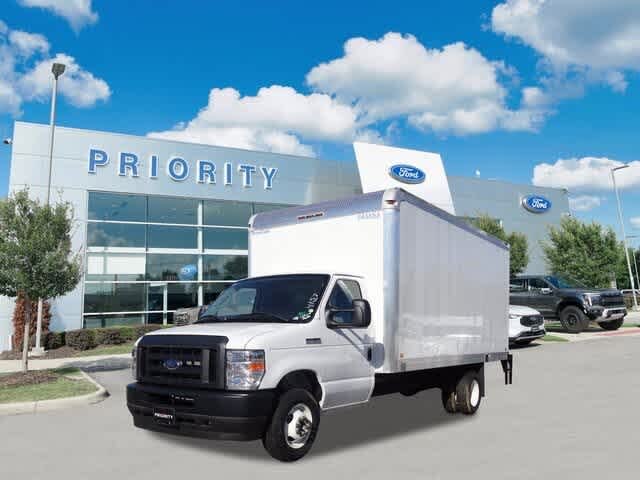 2024 Ford E-Series Chassis E-450 SD Cutaway 158 DRW RWD