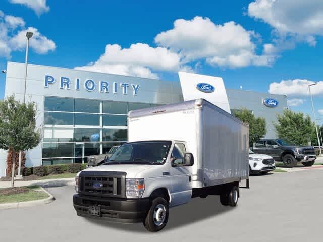 2024 Ford E-Series Chassis E-450 SD Cutaway 158 DRW RWD
