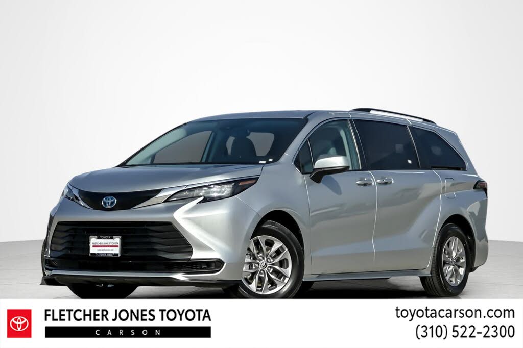 2024 Toyota Sienna LE 8-Passenger FWD