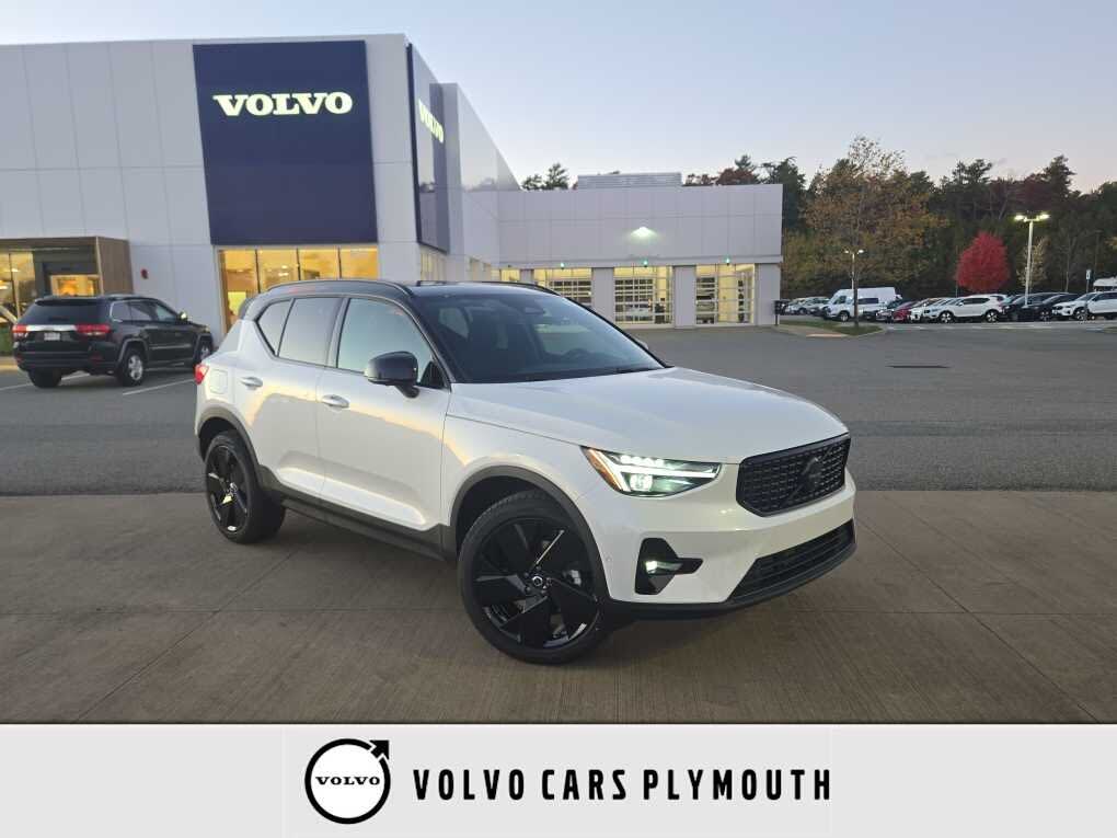 2026 Volvo XC40 B5 Ultra Black Edition AWD