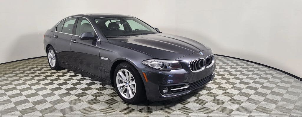 2016 BMW 5 Series 528i Sedan RWD