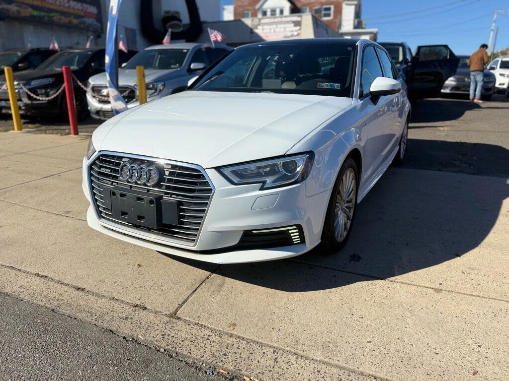 2017 Audi A3 Sportback e-tron 1.4T Premium FWD