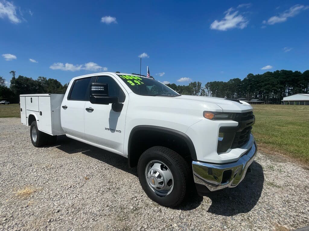 2025 Chevrolet Silverado 3500HD Chassis Work Truck Crew Cab 4WD